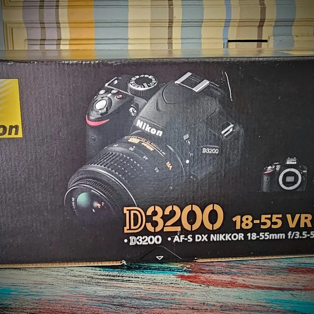 Nikon d3200 camera 18-55 VR kit